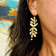 Load image into Gallery viewer, Hand hammered leaves earrings